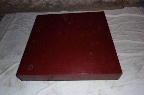TABLE  DE SALON LAQU� ROUGE  40 Maury (66)