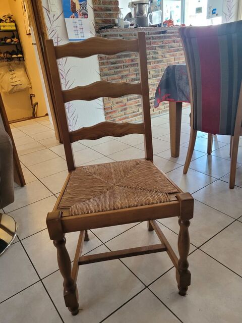 Lot de 5 chaises en bois massif avec assise en paille 90 La Chapelle-d'Armentières (59)