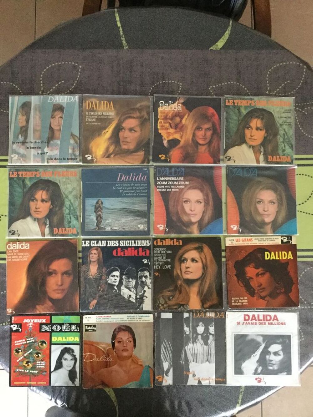 48 vinyles de DALIDA 1956 &agrave; 1969 5N'h&eacute;sitez pa &agrave; me consulte CD et vinyles