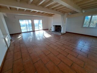  Maison à louer 4 pièces 180 m²