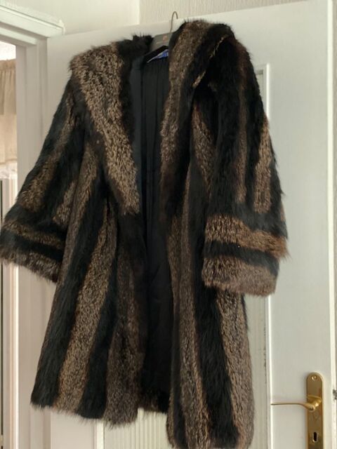 manteau de fourrure femme renard argent 350 Saint-Laurent-du-Var (06)