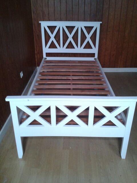 LIT EN PIN COULEUR BLANC QASI NEUF. 50 Fr�vent (62)