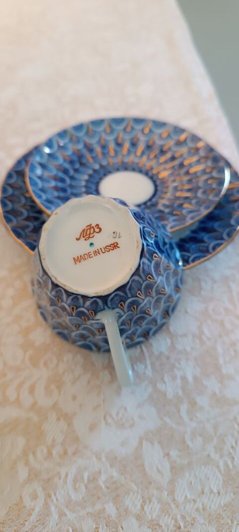 Duo de tasses Russes porcelaine. 80 Viriat (01)