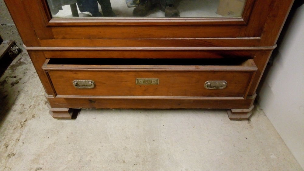 ARMOIRE ANCIENNE
Meubles