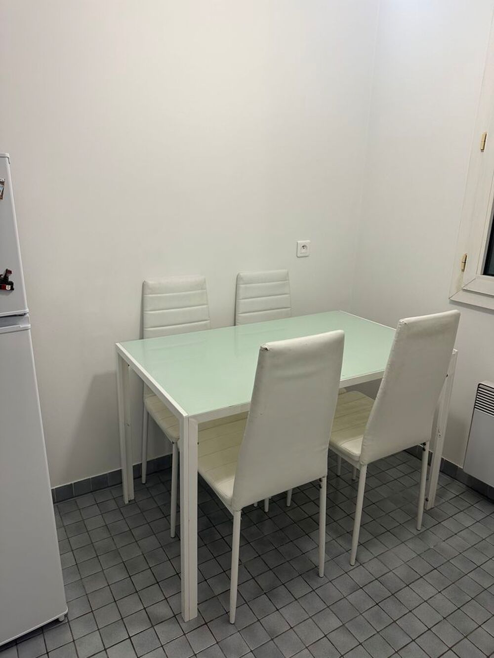 Table &agrave; manger en tr&egrave;s bon &eacute;tat Meubles