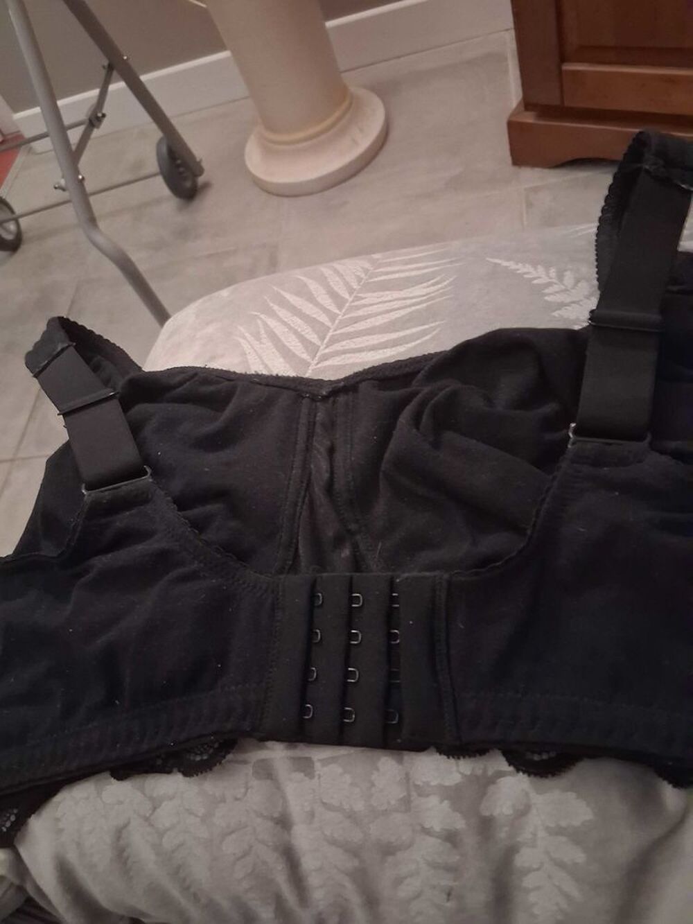 LOT DE DEUX SOUTIENS MOI. MARQUE :NUANCE Vêtements