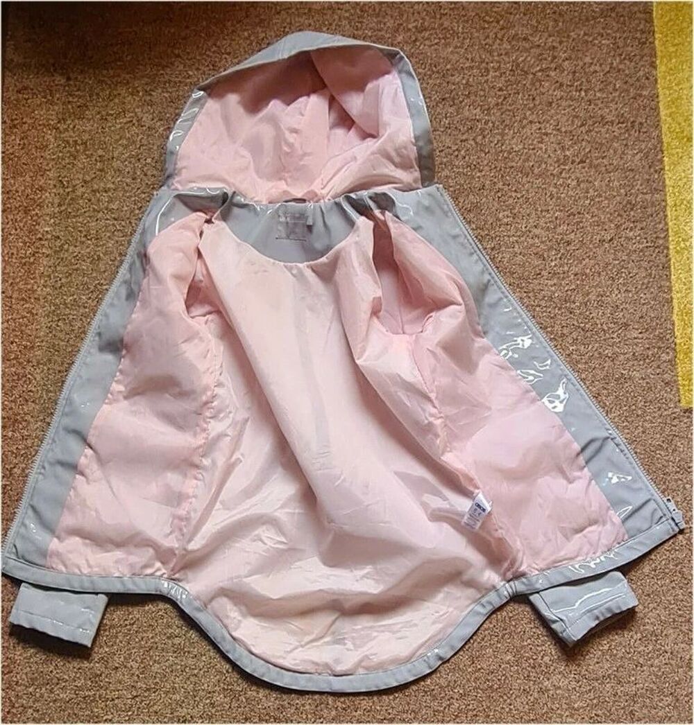Lackmantel verni doubl&eacute;, avec capuche Vêtements