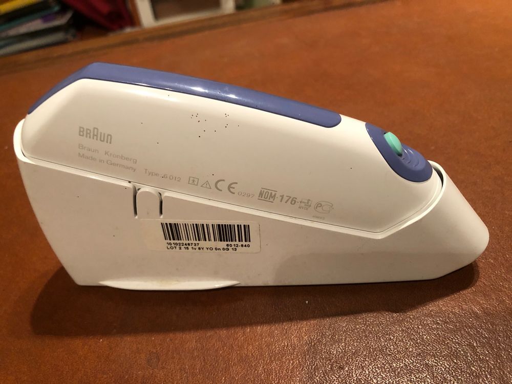 THERMOMETRE THERMOSCAN DE LA MARQUE BRAUN type 6012, CE0297 Puériculture