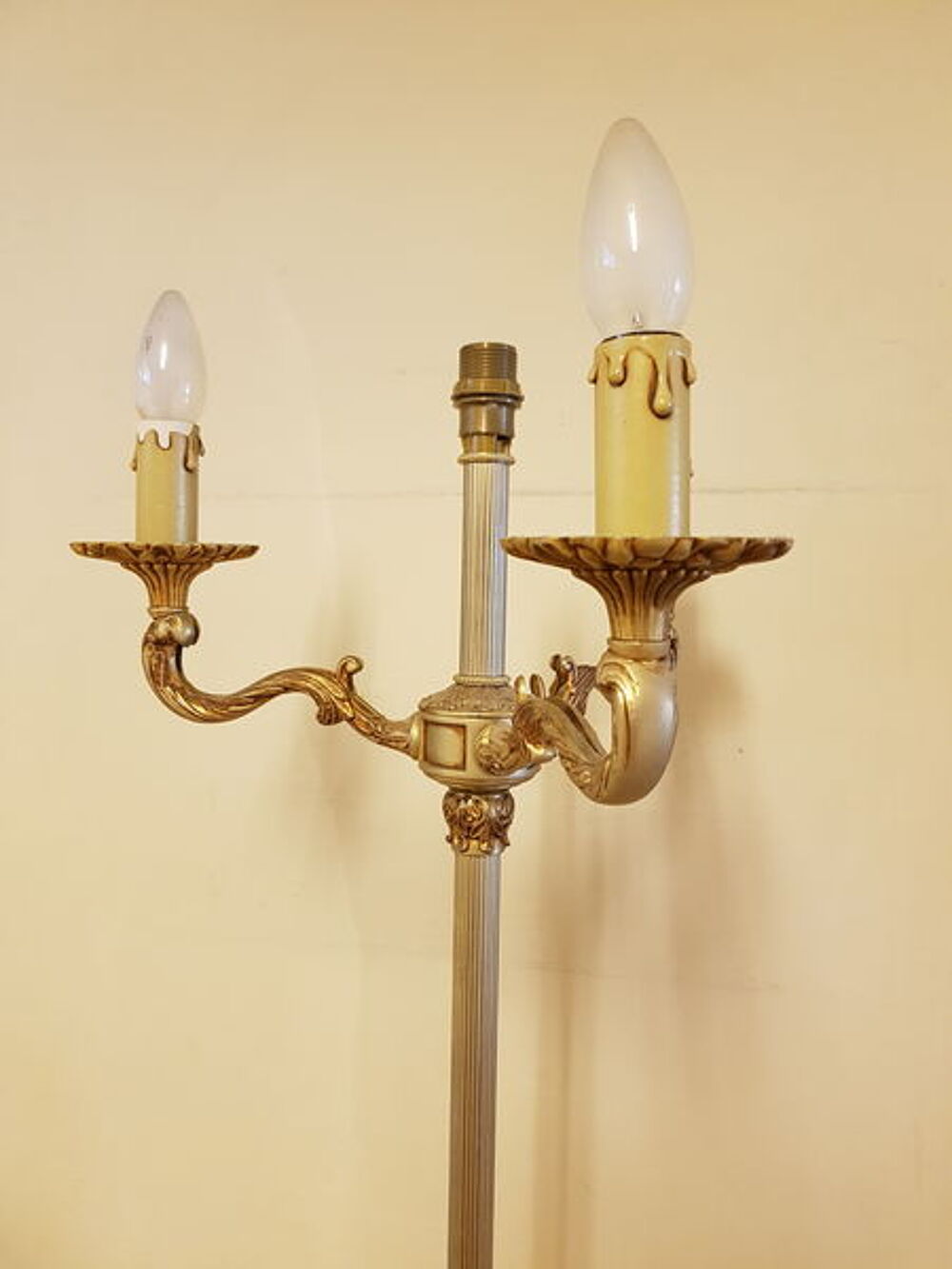 Lampadaire en laiton Meubles