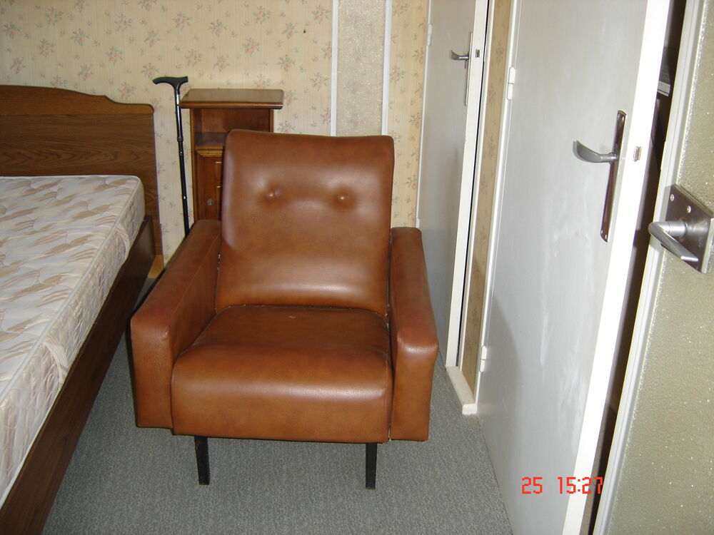 FAUTEUIL EN SKAI Meubles