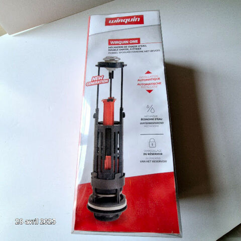 Chasse d'eau, m�canisme � bouton poussoir �trier double comm 15 Saumur (49)