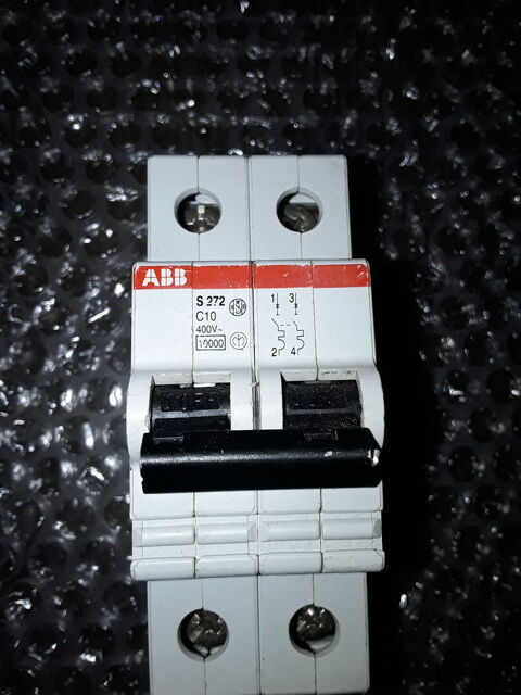DISJONCTEUR ABB S272 C10 14 Serres-Castet (64)