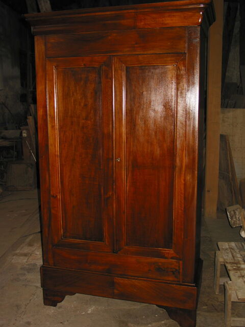 Petite armoire �poque Louis Philippe noyer 2 portes 1 tiroir 200 Marseille 13 (13)