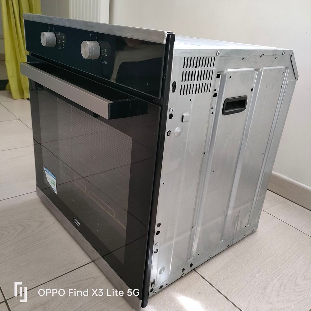 Four encastrable BEKO Electrom�nager