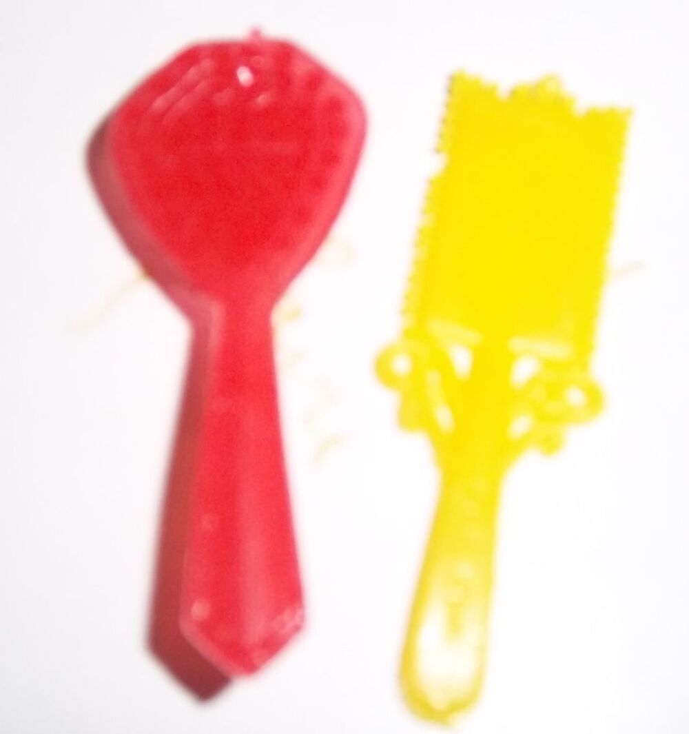 Brosse et miroir plastique made in Hong Kong Jeux / jouets