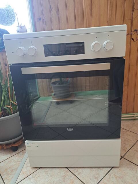 Cuisinière vitrocéramique Beko Nouvion-le-Comte (02)