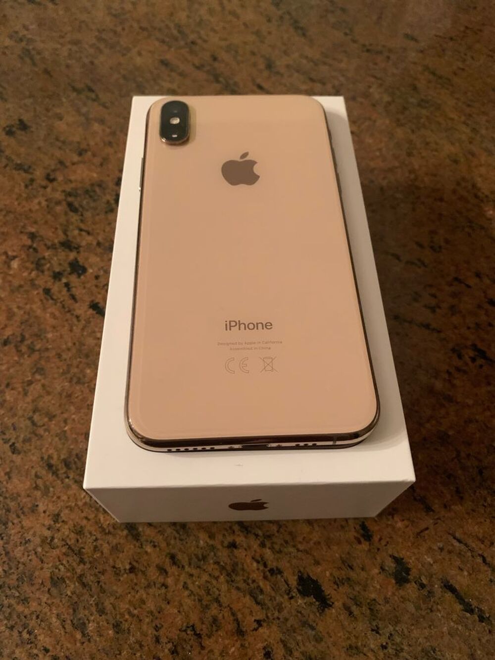 iPhone 64Gb tr&egrave;s bon &eacute;tat Téléphones et tablettes