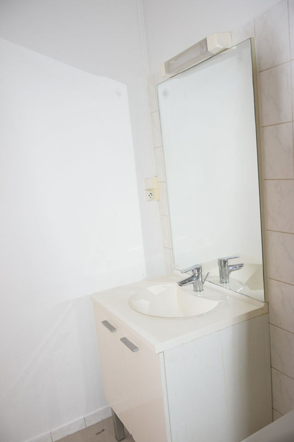 Location Appartement F3 + cuisine - 65 m² - Quartier d'affaire Chateaucreux -Gare Saint-Étienne