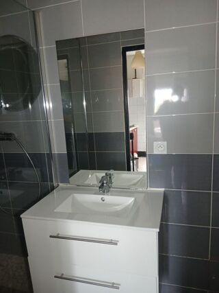  Appartement à louer 1 pièce 28 m²