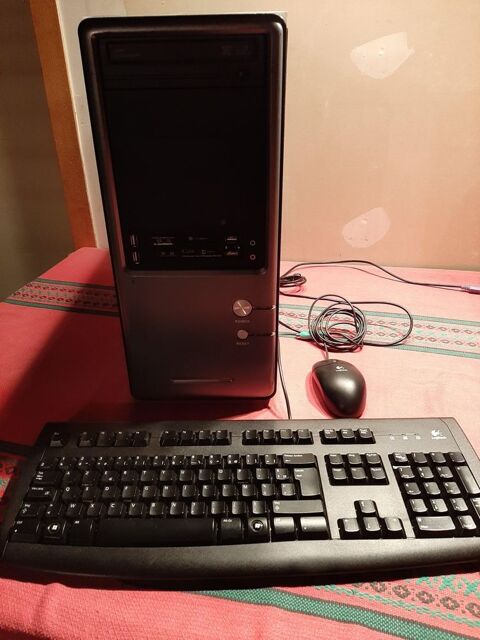 Pc fixe en très bon état 230 Varades (44)