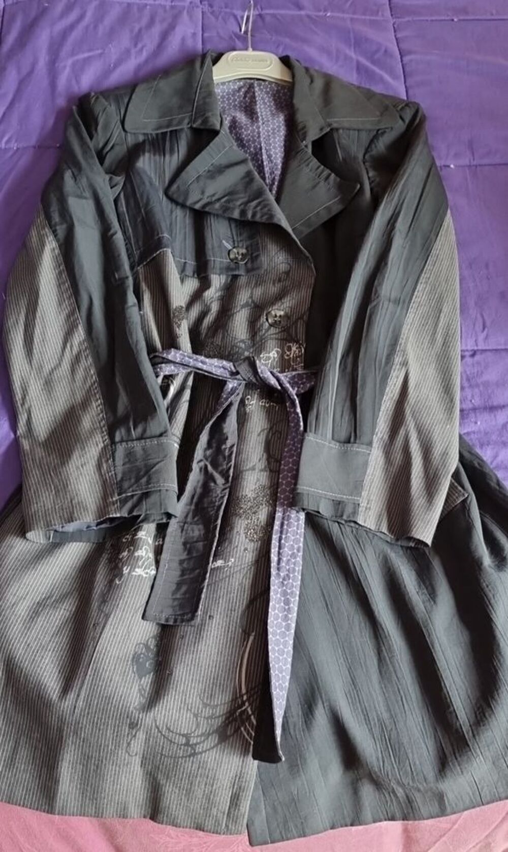 Tr&egrave;s joli trench coat Taille 44 . Jacqueline Riu Vêtements