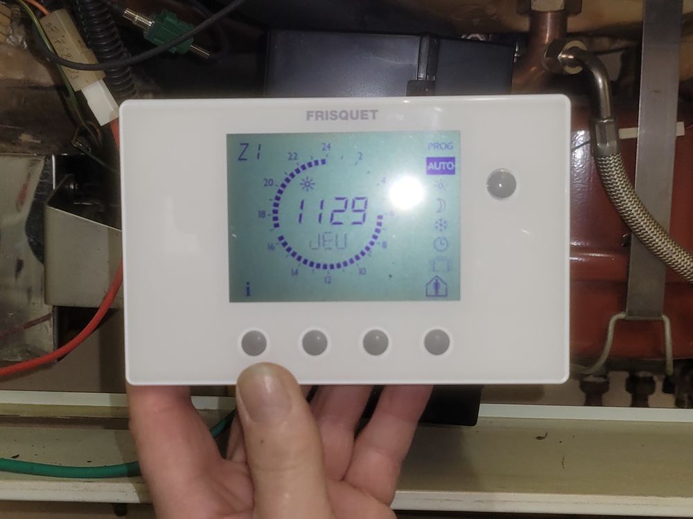 Chaudi&egrave;re &agrave; gaz FRISQUET Hydroconfort 80/450 avec ballon 80l Bricolage