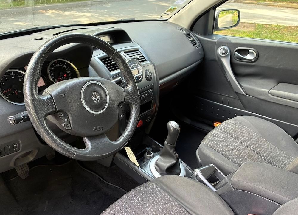 M&eacute;gane II 1.6 16V Carminat 2006 occasion 77450 Montry
