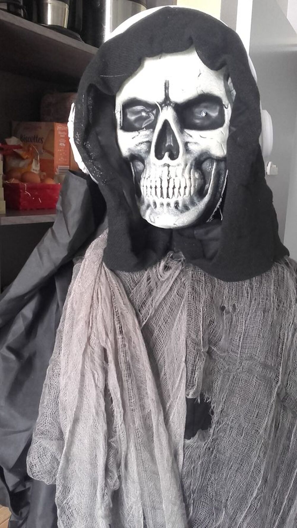 DJ Deadbeat Squelette Avec Table De Mixage Halloween Animatr Instruments de musique