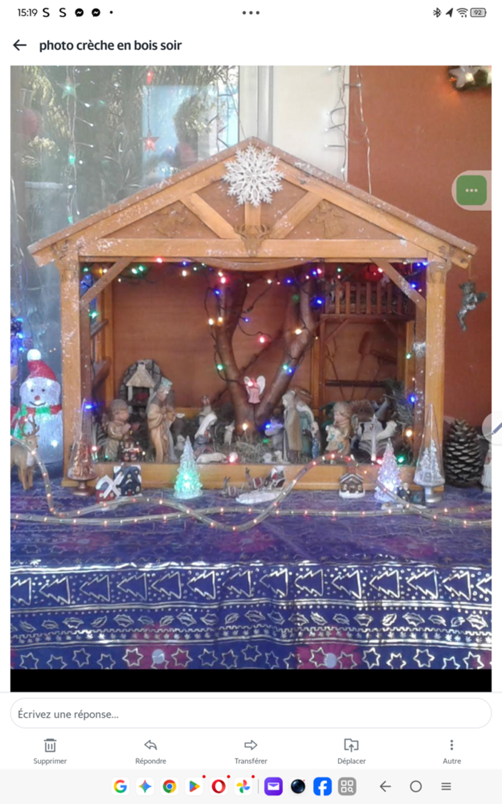 Grande cr&egrave;che d'&eacute;table en bois avec santon Décoration