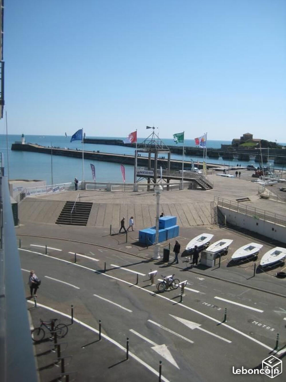   T1 bis BORD PLAGE et FACE à l'entrée du PORT Vacances  / Offres de location 