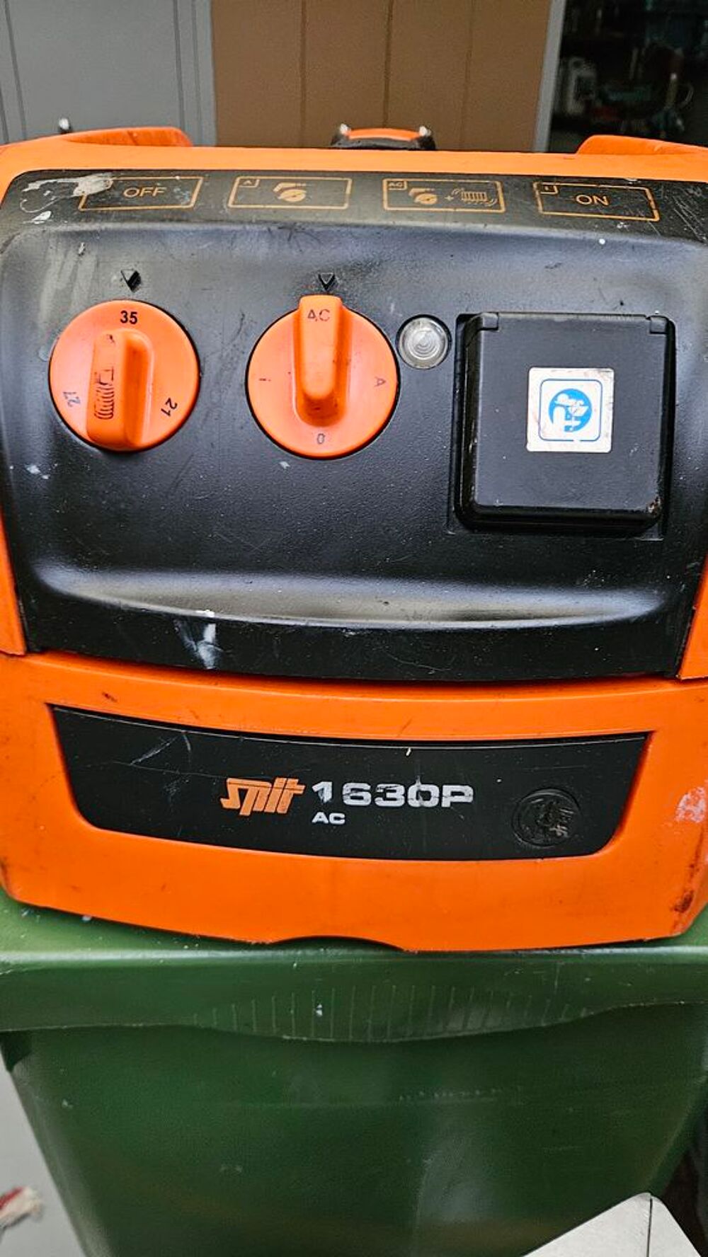 Aspirateur professionnel SPIT 1630P
Bricolage