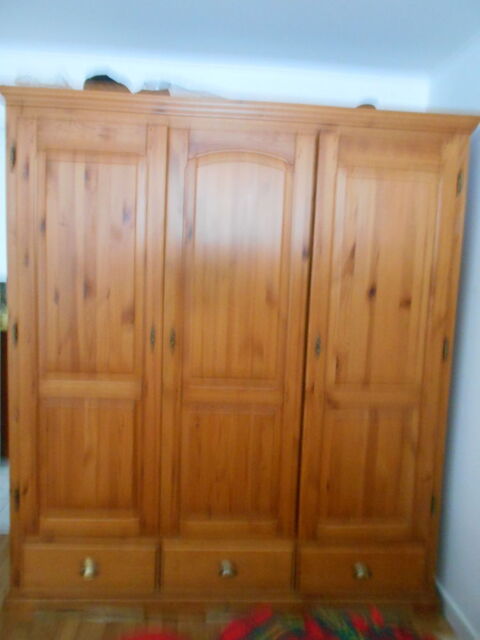 armoire pin 100 La Chevroli�re (44)