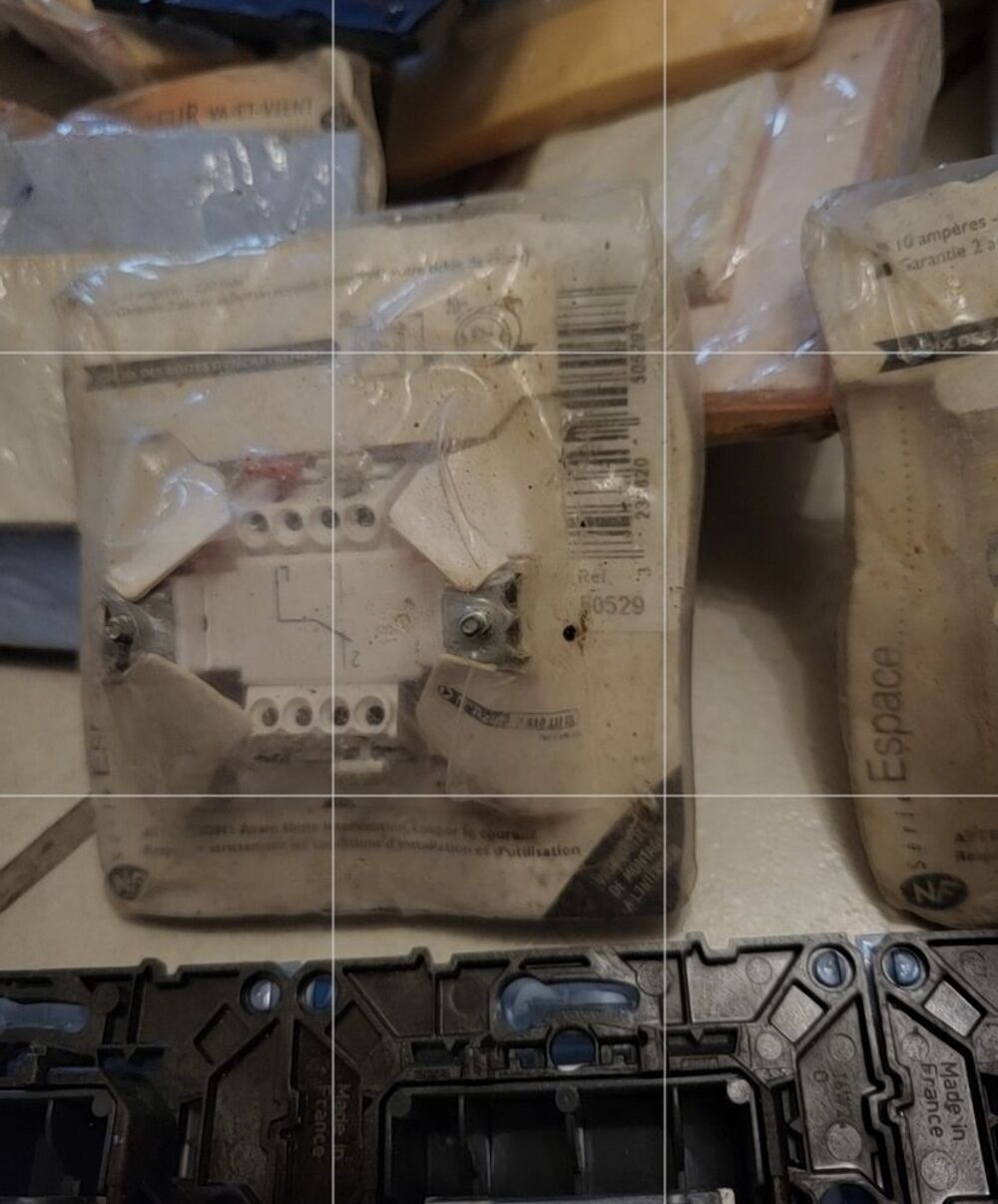 Lot d'interrupteur divers neufs Bricolage