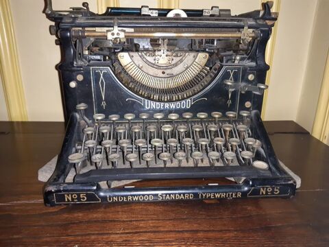 Machine à écrire ancienne Underwood n° 5 0 Saint-Quentin (02)