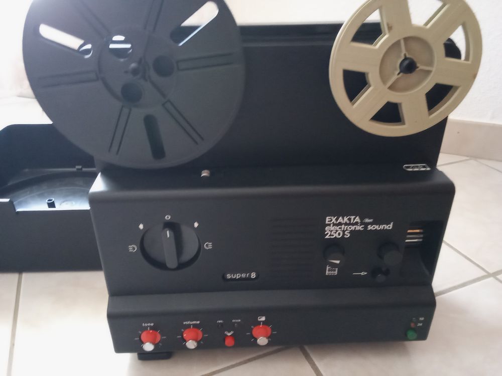 Projecteur super 8 couleur Photos/Video/TV