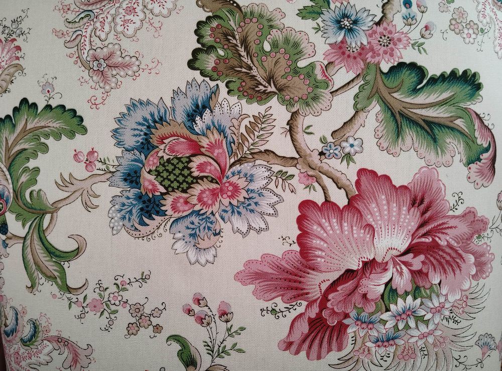 t&ecirc;te de lit 120cm recouverte de tissu &agrave; motif floral avec Meubles