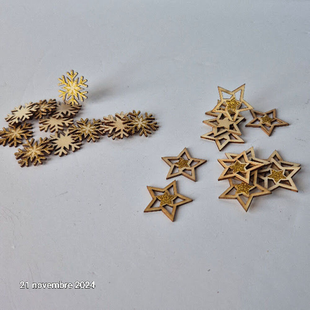 Lot de 24 pi&egrave;ces en bois pour la d&eacute;coration de Noel , &eacute;toile Décoration