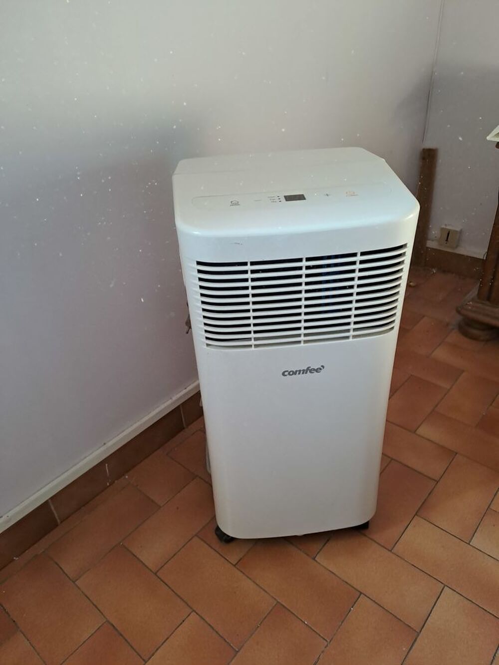 climatiseur portatif sur roulette neuf Electroménager