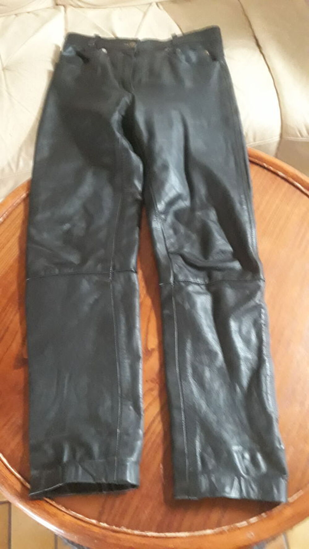 Pantalon moto cuir. Vêtements