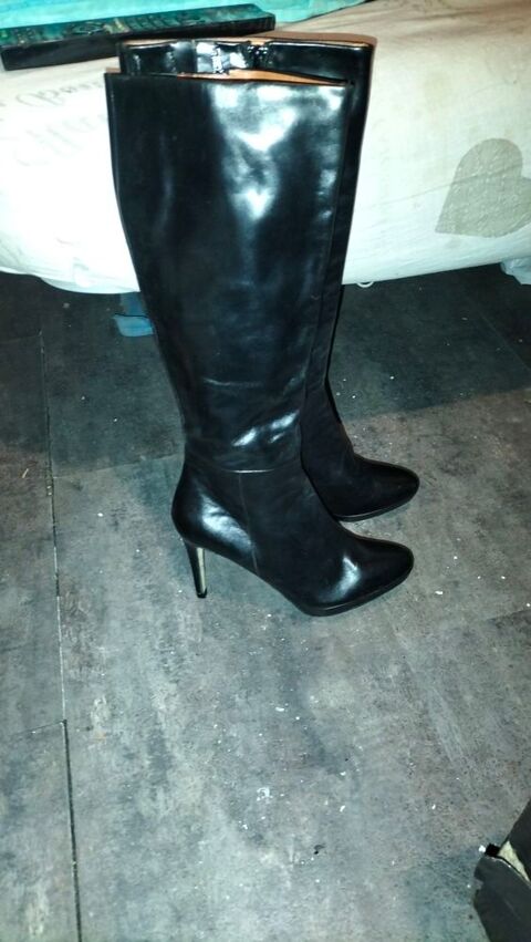 Bottes cuir vritable buffalo pointure 36 trs bon tat 38 Cachan (94)
