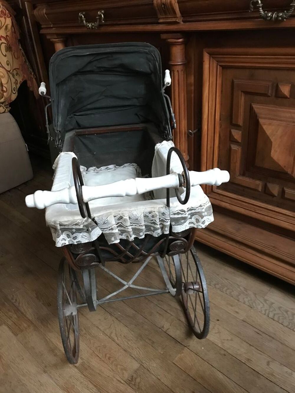 Landau ancien de poup&eacute;e Hauteur 87 cm 