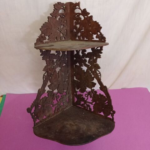 �tag�re d'angle en bois 25 Vendeuvre-du-Poitou (86)