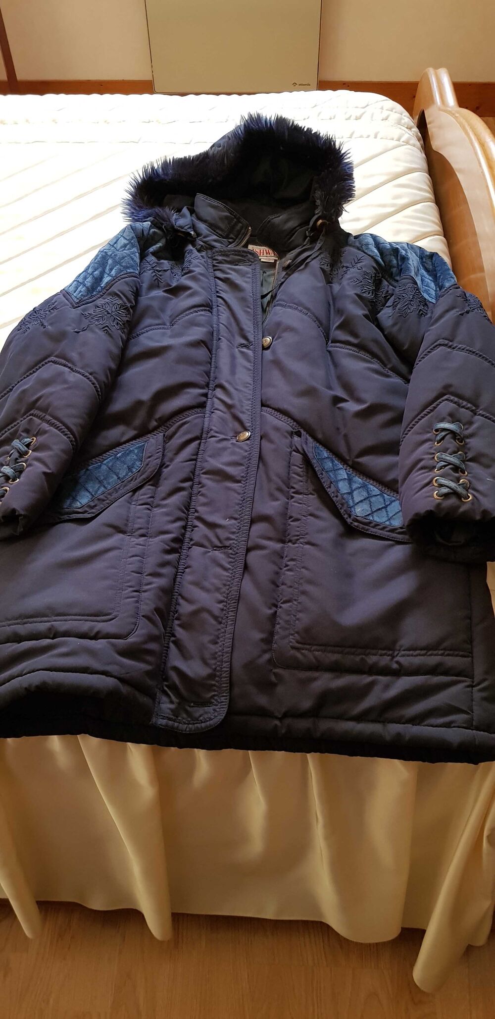 Manteau Doudoune bleu marine Ishwar Vtements