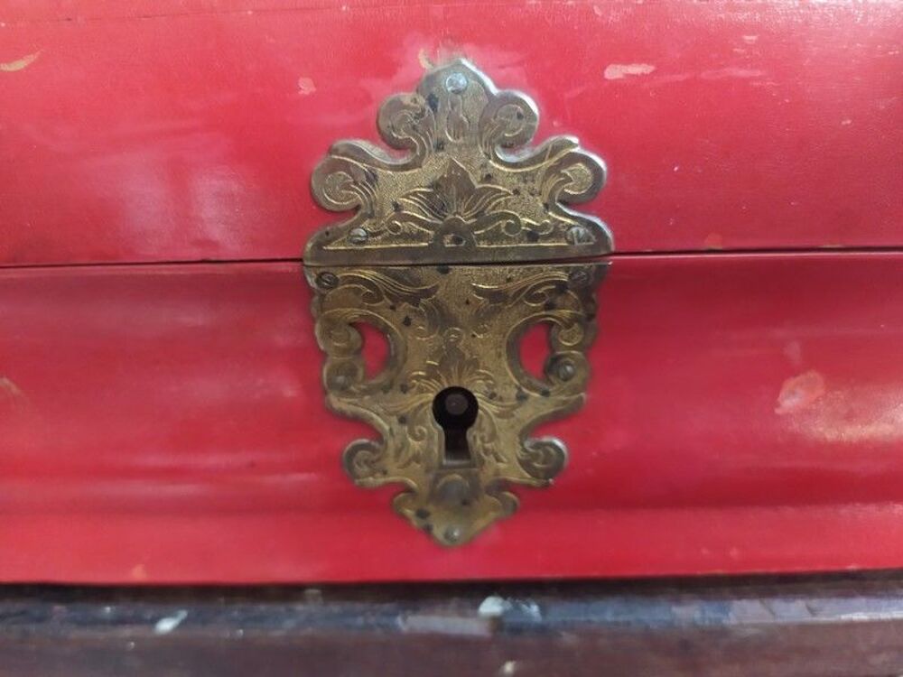 Boite &agrave; Perruque Laque Rouge et Or XVIII&egrave;me D&eacute;cor Chinois 