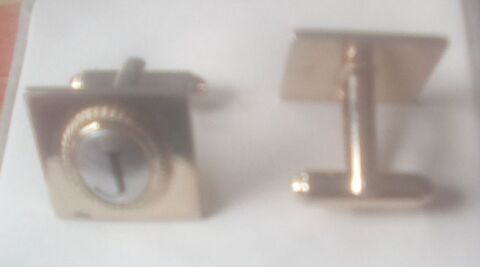 Paire bouton manchette initiale : J 9 Beauchamp (95)