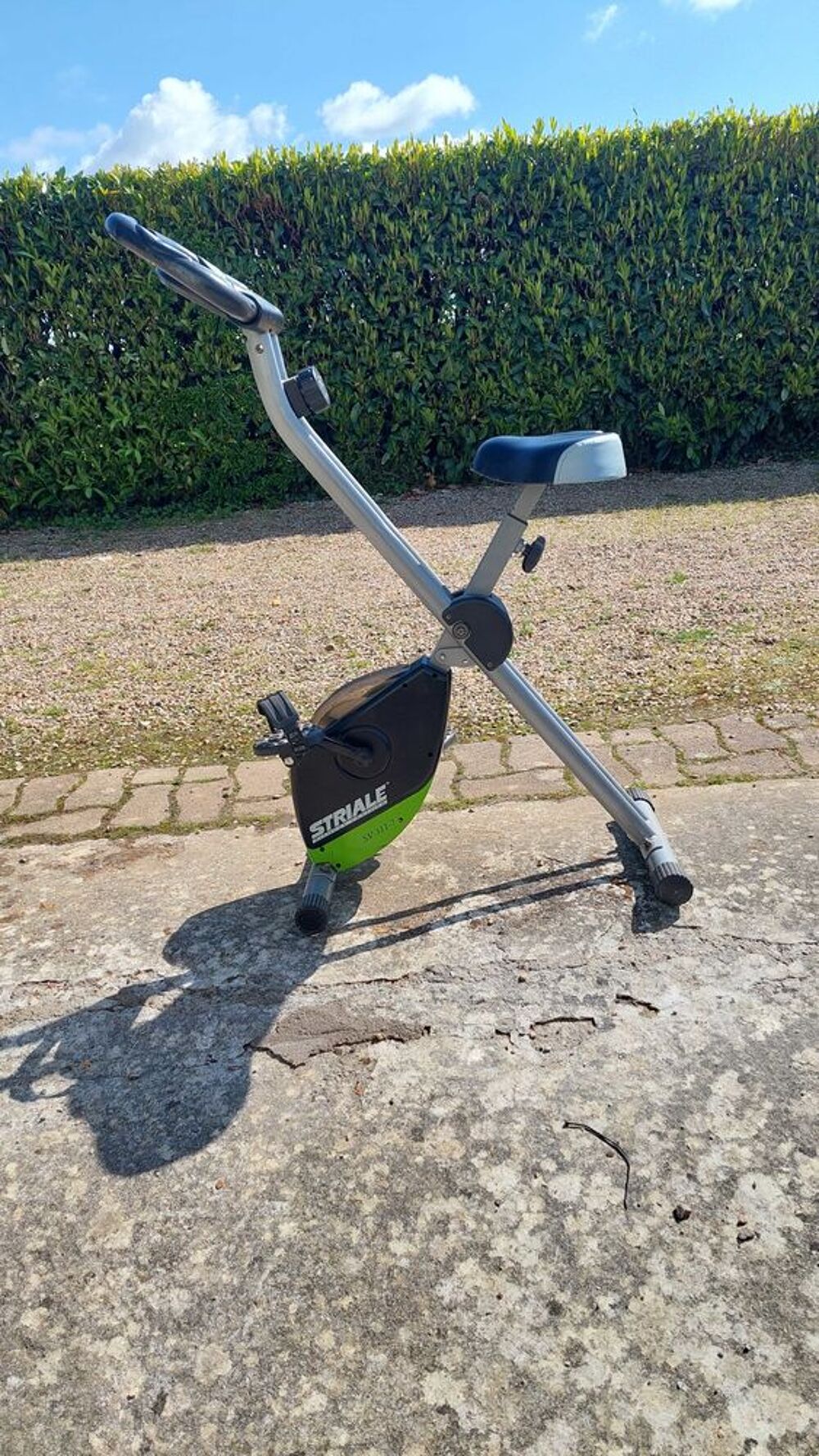 v&eacute;lo d'appartement en tr&egrave;s bon &eacute;tat. Tout fonctionne bien . Vélos
