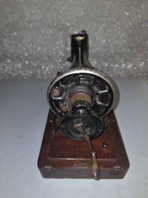 Vieille machine à  coudre 40 Albi (81)