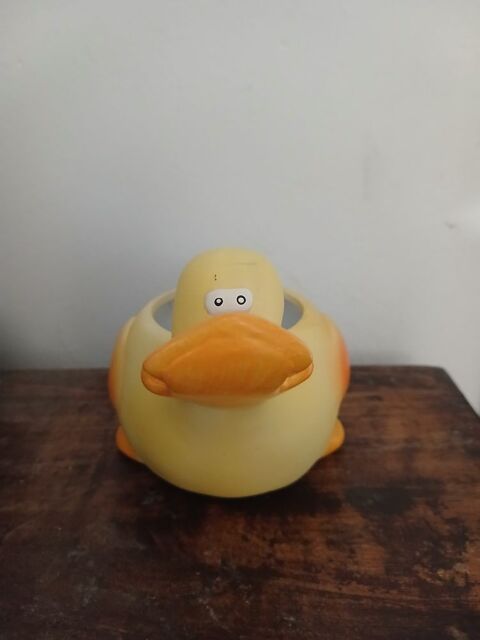 Pot à crayon porcelaine canard jaune 3D Baignes-Sainte-Radegonde (16)