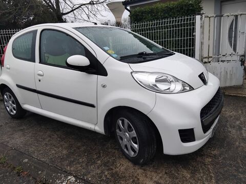 Peugeot 107 1.0e 12V 68ch BLUE LION Trendy