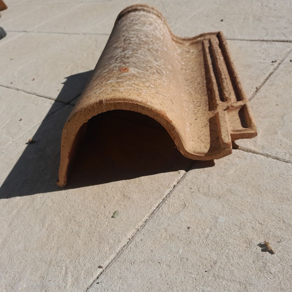 Tuiles accessoires Guiraud fr&egrave;res Castelnaudary et DC10 Bricolage